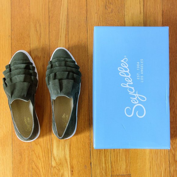NIB Seychelles Ruffled Slip-on Sneaker - Picture 2 of 7